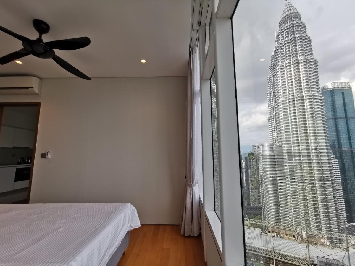 Sky Suites Klcc By Autumn Suites Premium Stay Kuala Lumpur Exterior photo